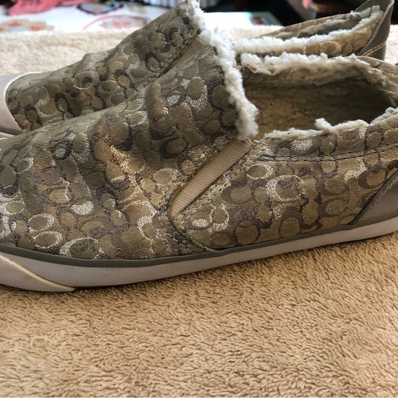 Silver and gray fur lined deck shoes Coach. 8B - Picture 9 of 9